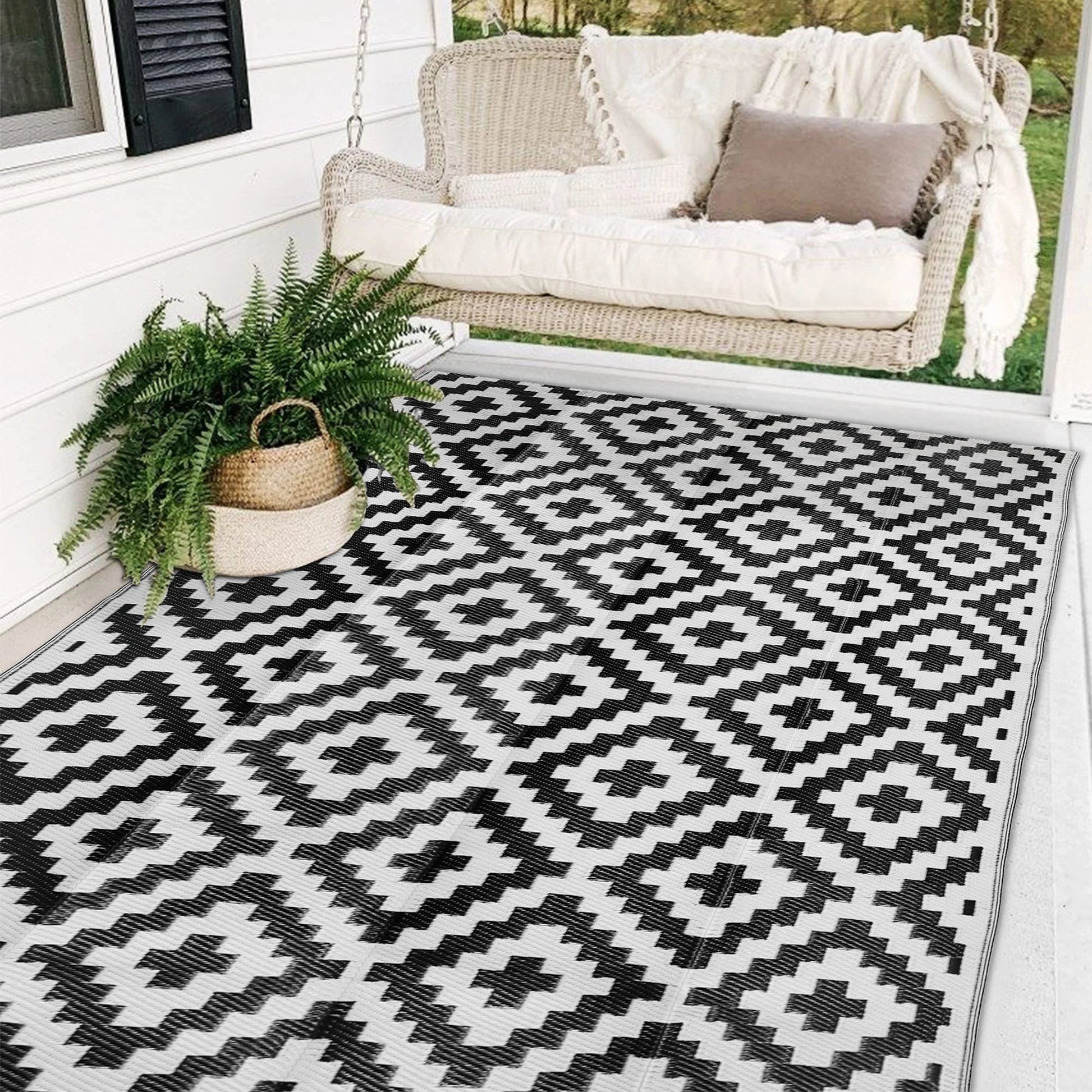 6 x 9 ft Reversible outdoor rug for RV's and campsites